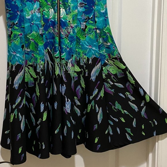 NWT Scuba Fit & Flare Dress Floral Back Zip Blue Black size 16 - Picture 8 of 14
